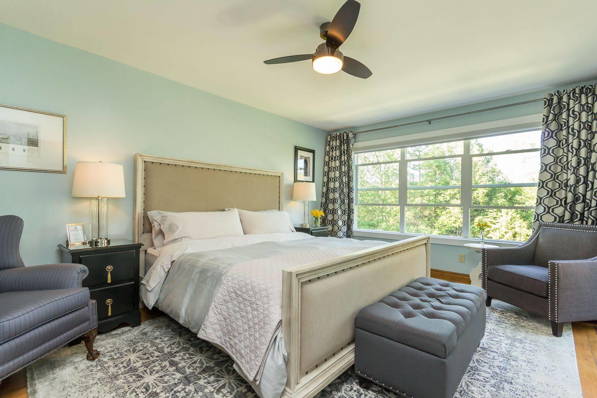 Craigleith Manor Bed & Breakfast Коллингвуд Экстерьер фото