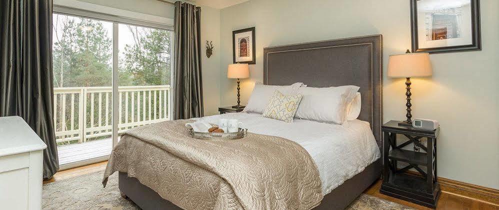 Craigleith Manor Bed & Breakfast Коллингвуд Экстерьер фото